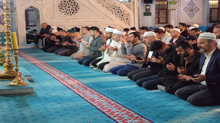 Eskişehir'de Öğrenciler Sabah Namazında Buluştu