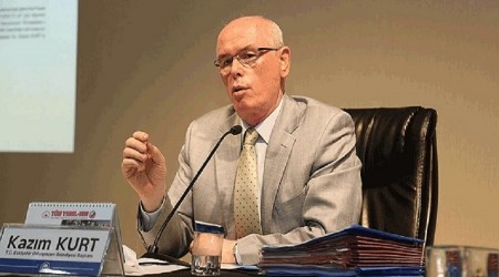 Bakan Kurt: Bu zor gnlerde babalarmza daha ok sarlmalyz"