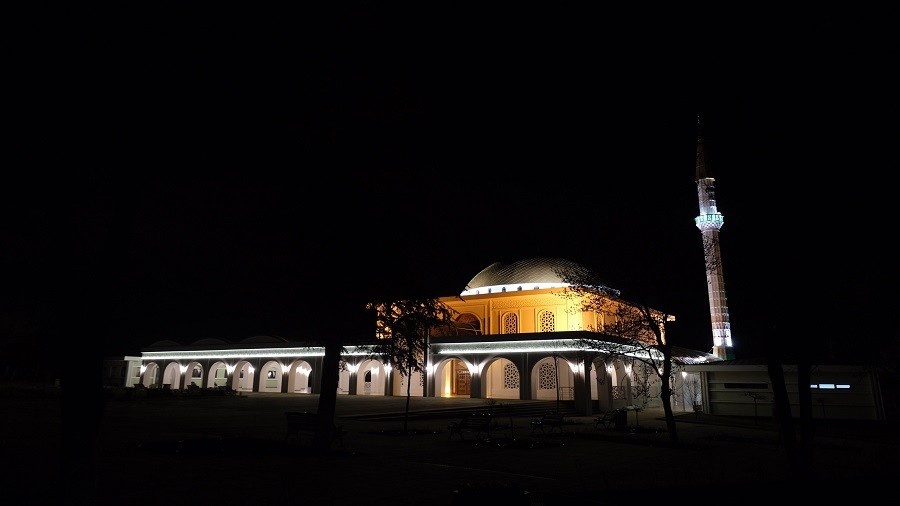 100. YIL CAMİSİ VE TESİSLERİ  DUALARLA AÇILDI