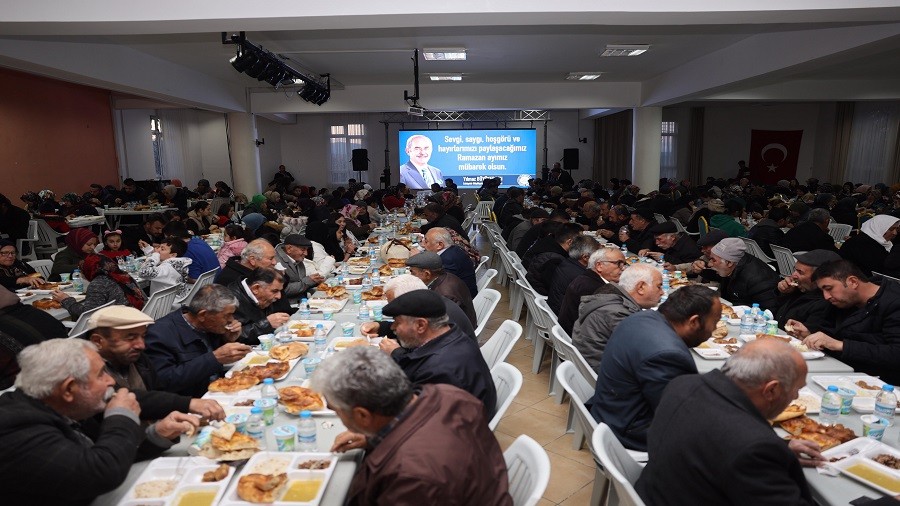 ESKİŞEHİR’İN DÖRT BİR YANINDA İFTAR SOFRALARI KURULDU