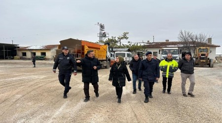 MAHMUDYE KAYMAKAMI SEMANUR KALKAN KARLA MCADELE YAPAN KURUMLARI ZYARET ETT 
