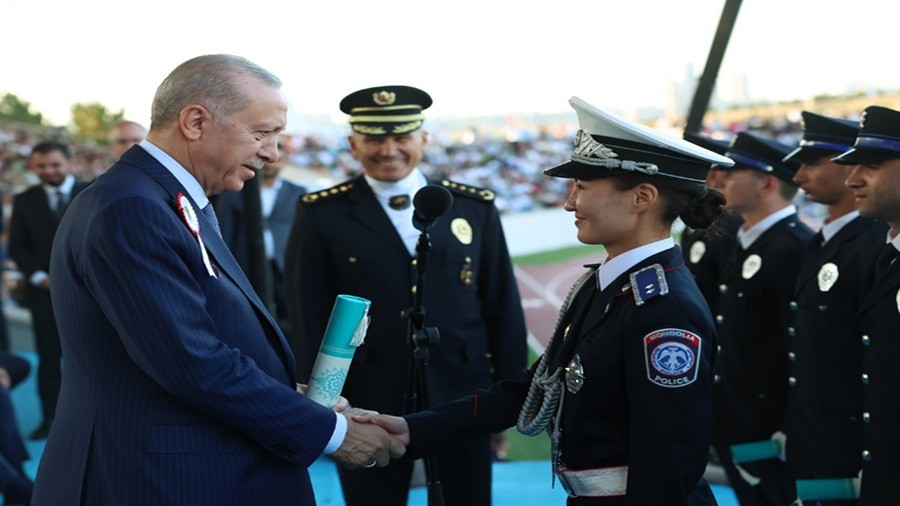 POLİS AKADEMİSİ YENİ MEZUNLAR VERDİ