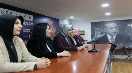 AK PART� 28 �UBAT'IN 29.YIL D�N�M�NDE  A�IKLAMA YAPTI