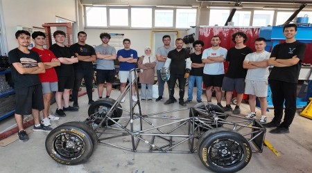 EST RACING TAKIMI FORMULA STUDENT 2025E MEGEM DESTEYLE HAZIR