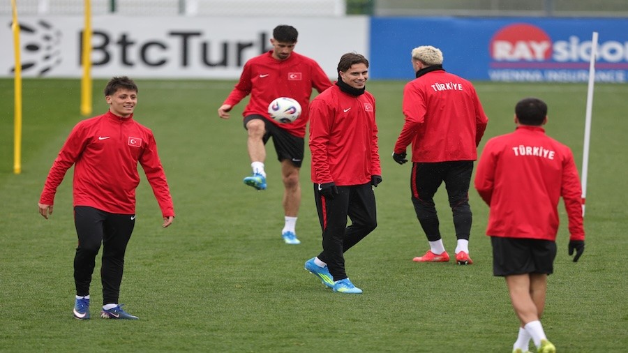 M�LL� TAKIM KOSOVA F�NAL�NE HAZIRLANIYOR