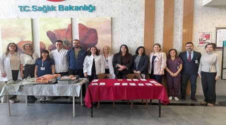 Acil Sa�l�k Hizmetleri ��in Fark�ndal�k Stand� Kuruldu