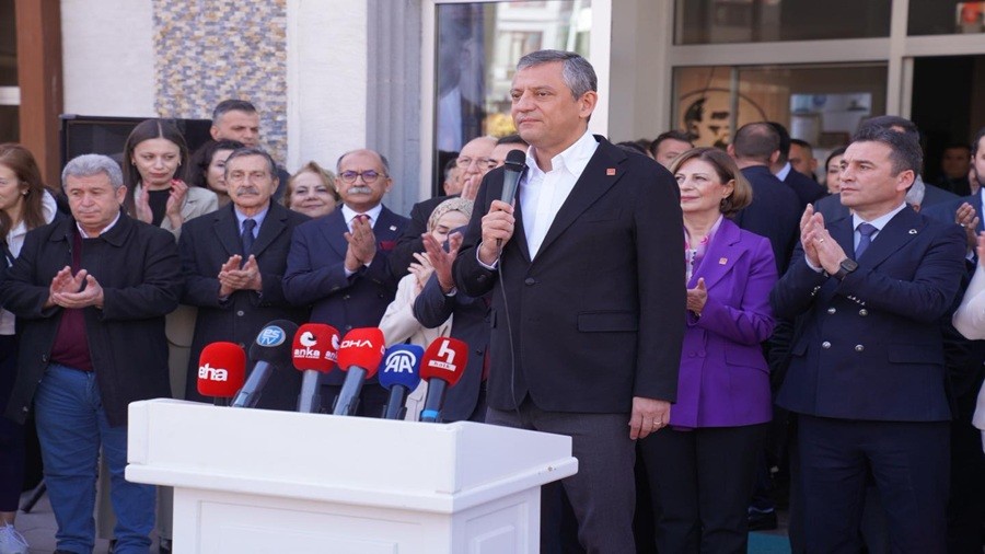 CHP L�DER� �ZEL S�VR�H�SAR'DA KONU�TU