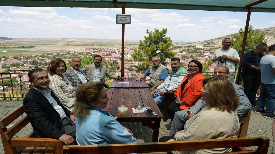 SEYTGAZ'DE BR ARAYA GELDLER