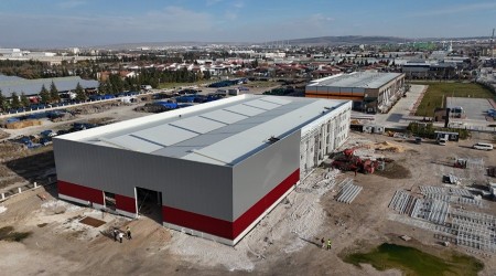 ESKEHR YEN MERKEZE KAVUUYOR