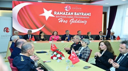 ESK��EH�R'DE BAYRAMLA�MA T�REN� YAPILDI