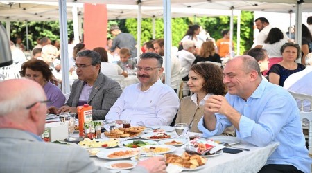 VAL AKSOY SANAYCLERN ALE KAHVALTSINA KATILDI