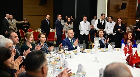 VAL� H�SEY�N AKSOY'A VEDA YEME�� D�ZENLEND�