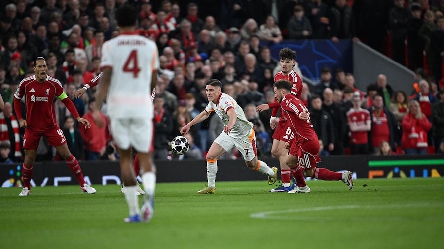 ASLAN L�VERPOOLA D�RENEMED� (4-0)