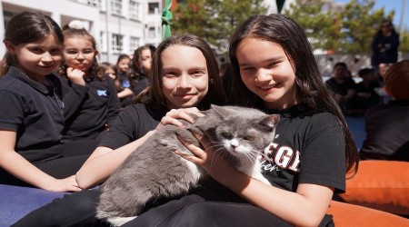 OCUKLARA HAYVAN SEVGS AILANIYOR