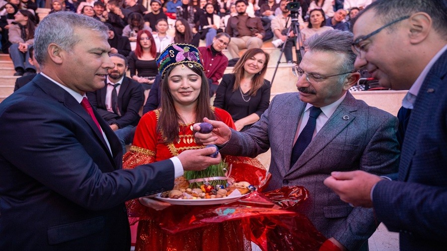 ESKEHR'DE NEVRUZ COKUYLA KUTLANDI