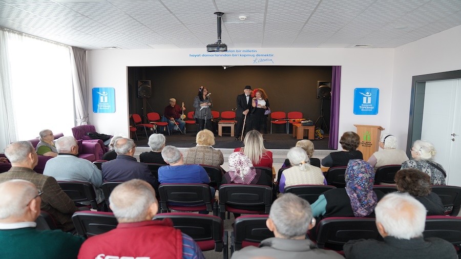 MET�N �Z���T YA�AM MERKEZݒNDE RENKL� ANLAR