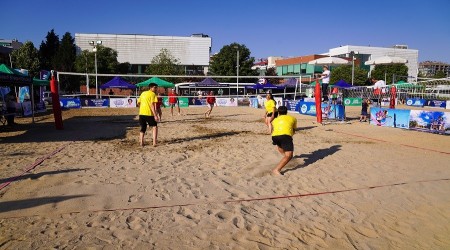 PLAJ VOLEYBOLU ŞENLİĞİ BAŞLADI