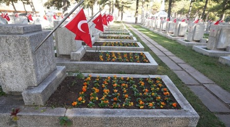 EHT MEZARLARI EKLERLE DONATILDI