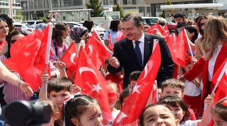 BA�KAN ATAǒIN 23 N�SAN ULUSAL EGEMENL�K VE �OCUK BAYRAMI  MESAJI