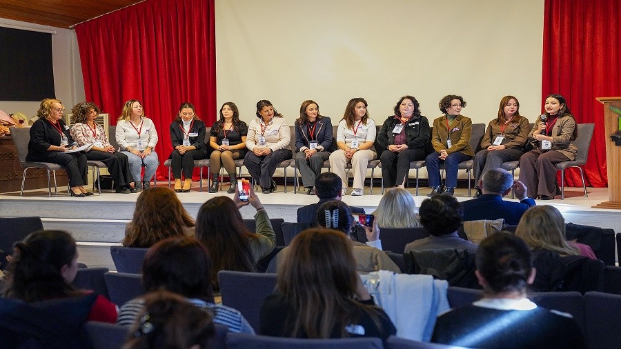 KADIN SIINMAEVNDE BR GN SYLES GEREKLETRLD