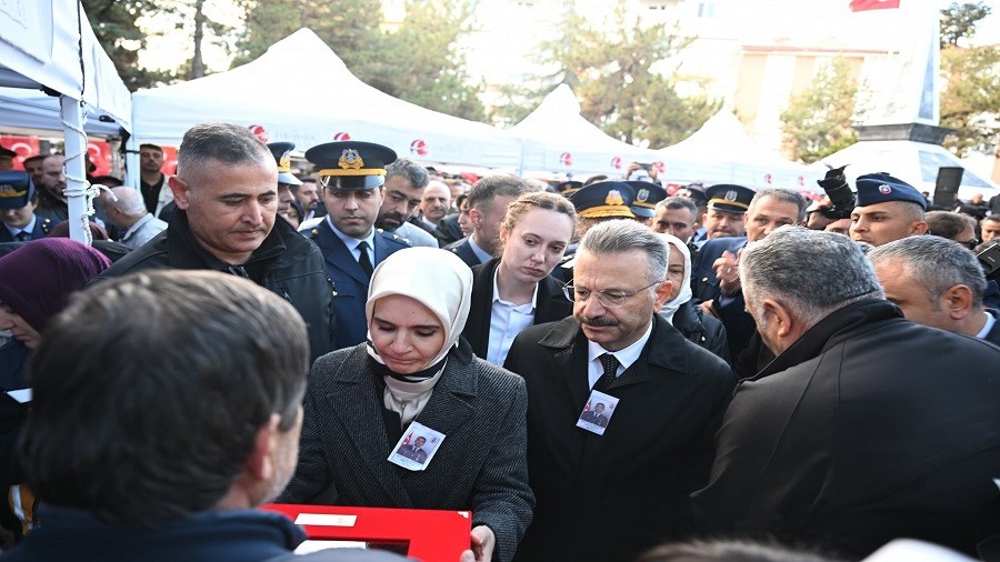 EHDMZ GZ YALARI NDE TOPRAA VERLD