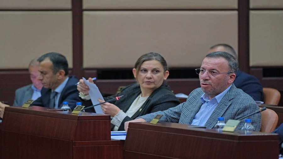 AHMET S�VR�'DEN SU KES�NT�LER�NE TEPK�