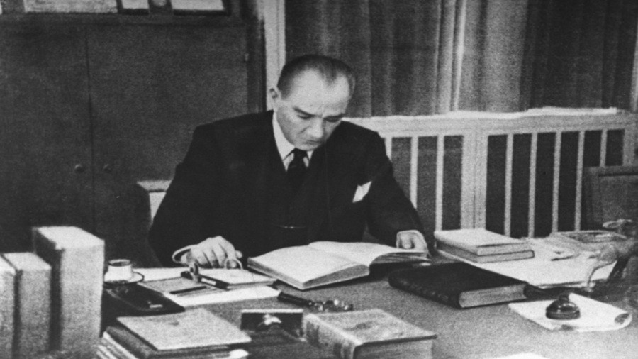 ATAT�RK'�N HAZIRLATTI�I HUTBELERDEN "NAMAZ"