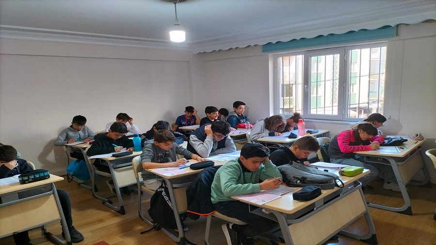 EMEK MAHALLESNDE RENCLERE CRETSZ ETM