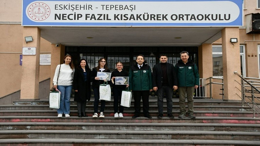 RENCLERE DLLERN OKULA GDEREK VERDLER