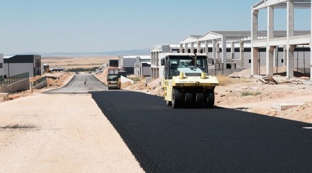 ESKEHR OSBDE ASFALT ALIMALARI TM HIZIYLA DEVAM EDYOR