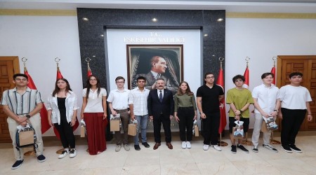 LK 100'GREN BAARILI RENCLER VAL AKSOY KABUL ETT