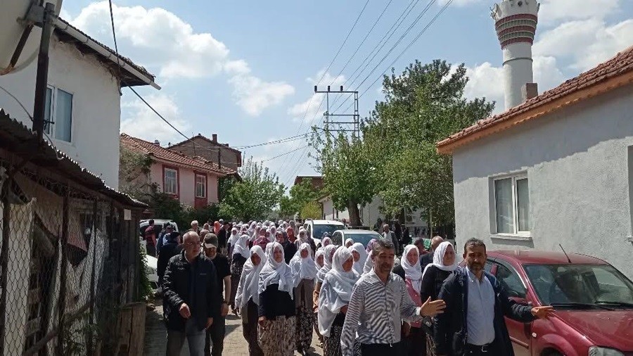 Laçin Mahallesi’nde Bereket Duaları Semaya Yükseldi