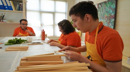 ��ZEL B�REYLER ���N GELECE�E K�PR� KURUYORUZ�