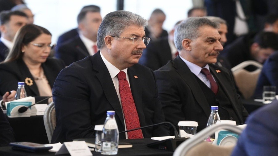 VAL� YILMAZ ANKARA'DA VAL�LER TOPLANTISINA KATILDI