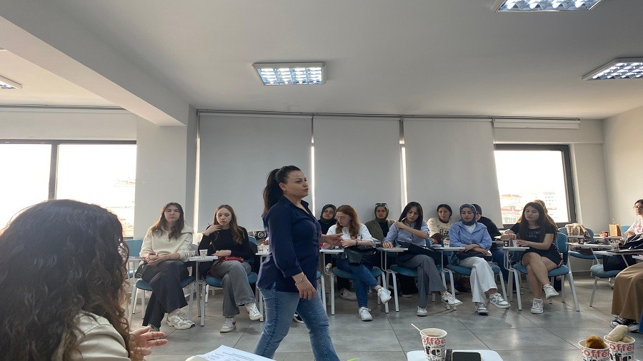KADINLARIN HAYATINA DOKUNULUYOR