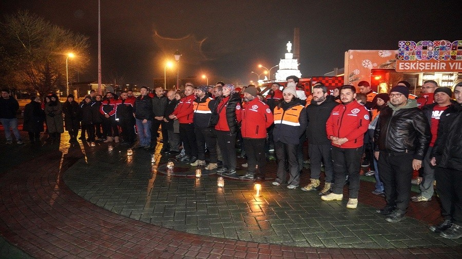 6 �UBAT DEPREMLER�NDE HAYATINI KAYBEDENLER TEPEBA�I�NDA  ANILDI