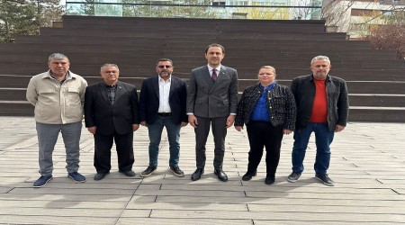 BA�KAN �LCE:"ESK��EH�R'DE 60 B�N VATANDA�IMIZ MA�DUR"