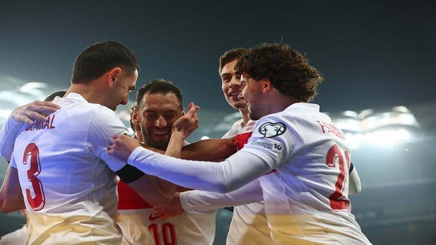 MLL HEYECAN BU AKAM SPANYA KARISINDA