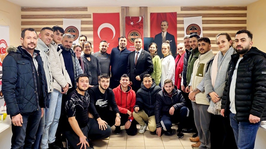 BAKAN ARNK: "ESNAF VE SANATKRIMIZIN ZERNDEN ARTIK KRA STOPAJLARINI KALDIRIN"