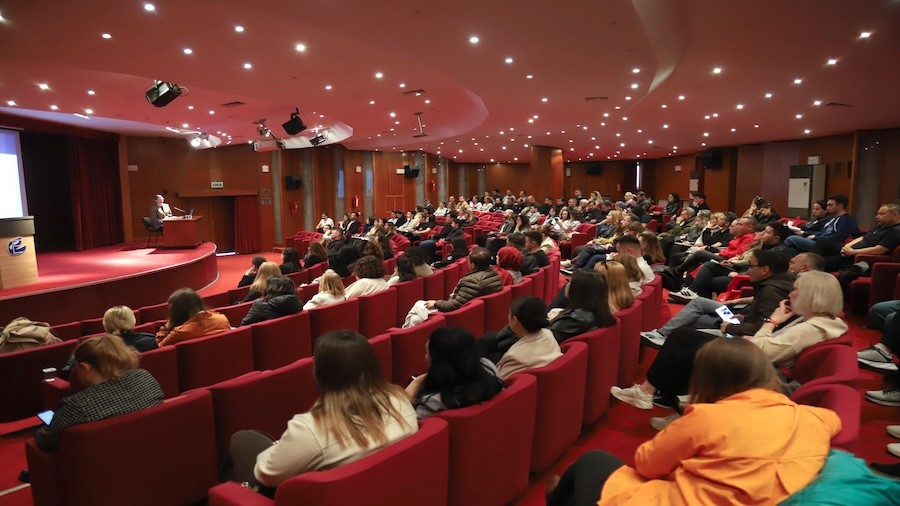 E��T�MLER ARALIKSIZ DEVAM ED�YOR