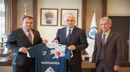 ESKERDER DEN REKTR OLAKI ZYARET ETT