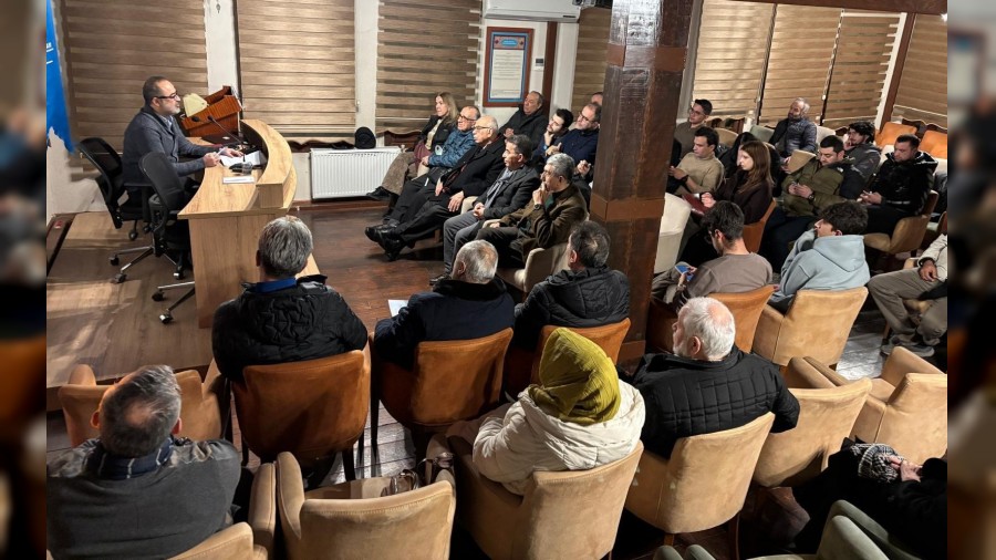 �MA�ARA DUVARLARINDAN YAPAY ZEK�YA �MGE, TEMS�L VE ANLAM�