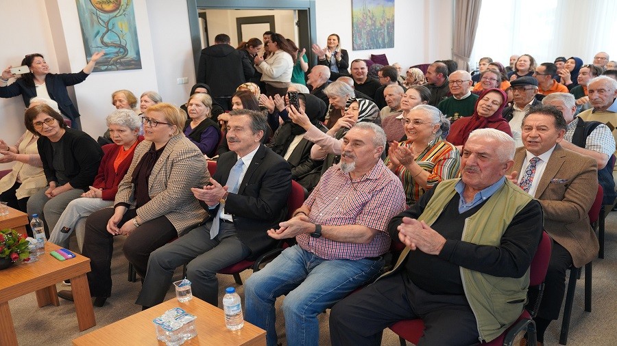 BA�KAN ATA�: �DAYANI�MA VE SEVG� B�Z�M EN G��L�  BA�IMIZDIR�