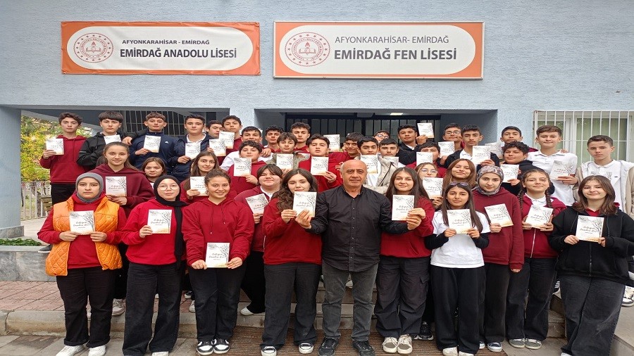 Emirda Nfus Mdr V. Osman Karakaya'nn iir kitabna dl