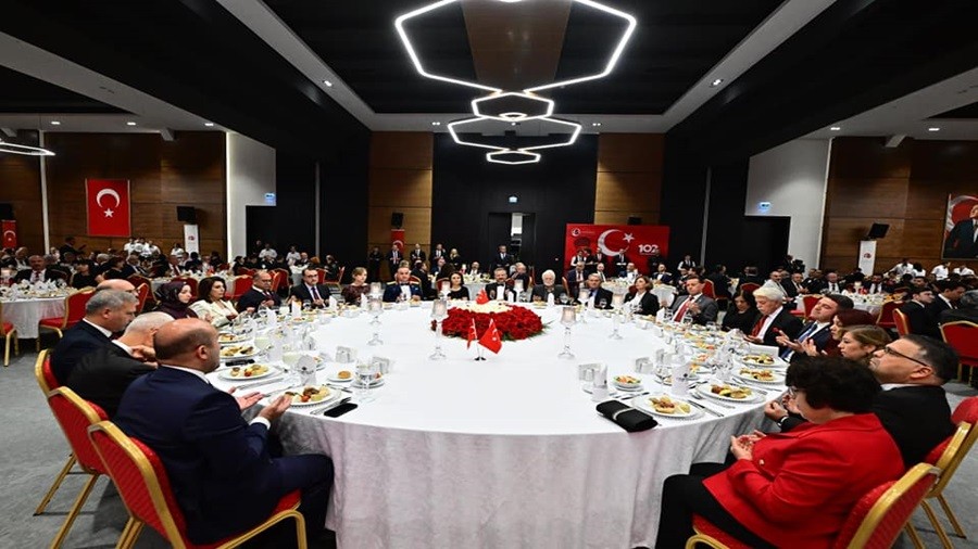 ESKEHR'DE CUMHURYET RESEPSYONU DZENLEND