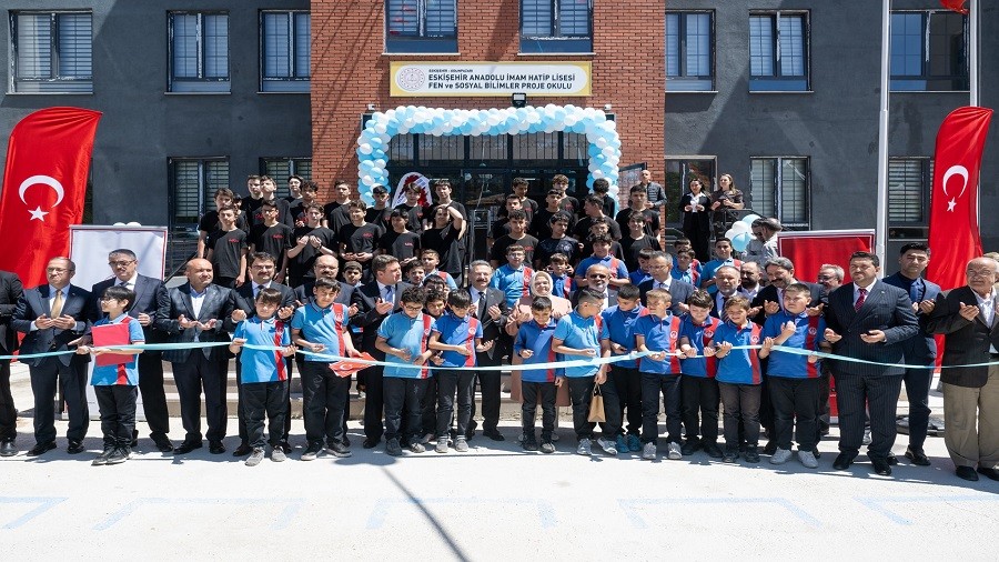 ESKİŞEHİR'İN YENİ OKULU TÖRENLE AÇILDI