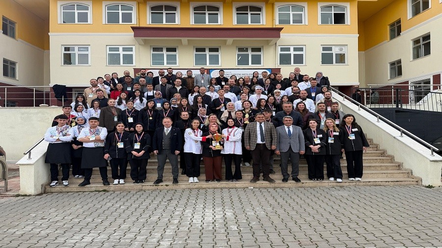 Eski�ehirli ��renciler Gastronomi Yar��mas�nda Madalyalarla D�nd�