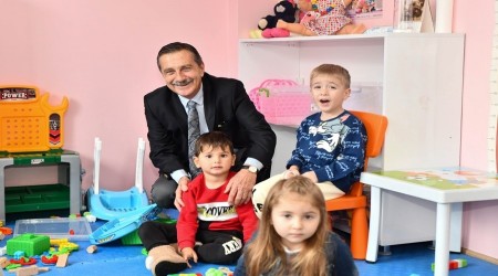 TEPEBAINDA OCUKLAR GELECEE UMUTLA BAKIYOR