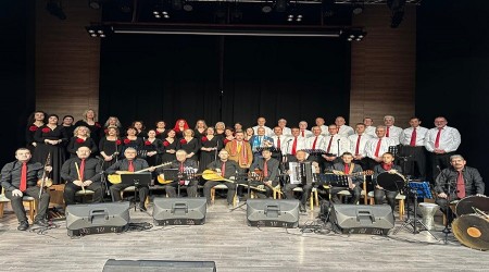 T�rk�lerle Is�nan Gece: Anadolu�nun Ezgileri 100. Y�l Salonu�nu Doldurdu