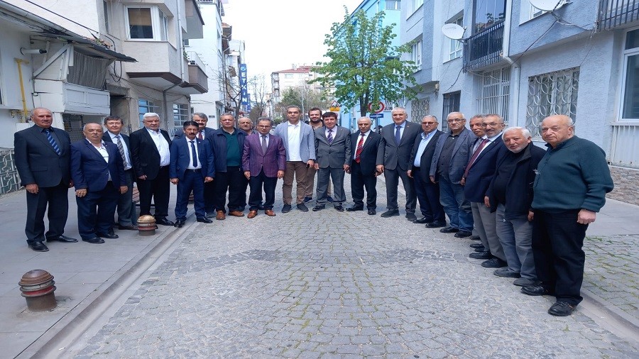 Eski�ehir �l Protokolu�ndan K�z�lelma Turan Derne�i�ne nezaket ziyareti